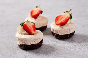 Valentine’s Strawberry Cheesecake Cupcakes